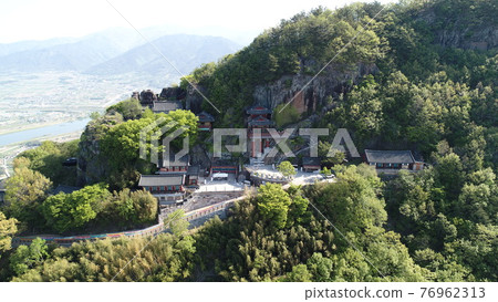 Saseongam, Gurye, Jeollanam-do 76962313