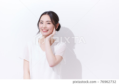 Beauty whitening young woman Beauty whitening young woman 76962732