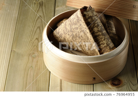 Steamed Chinese rice dumplings Steamed Chinese rice dumplings 76964955
