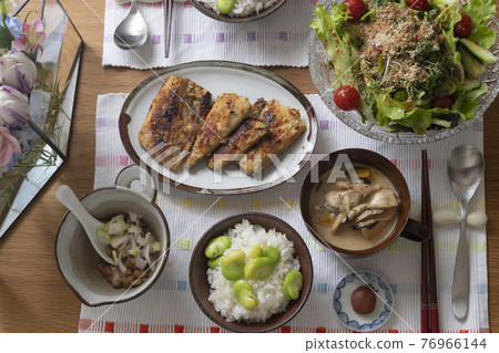 蠶豆飯和鯖魚味噌煮 蠶豆飯和鯖魚味噌煮 76966144