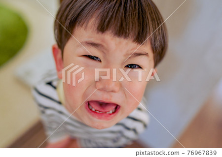 不愉快的孩子 不愉快的孩子 76967839