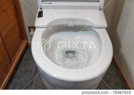 新房馬桶試運行 76967929