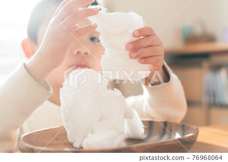 eat, eating, younger 76968064