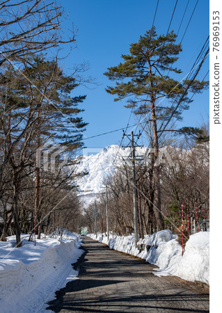Scenery around Hakuba Echoland, Nagano Prefecture in fine weather Scenery around Hakuba Echoland, Nagano Prefecture in fine weather 76969153
