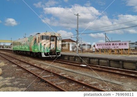 Kiha 40 北海道的祝福停靠在日高本線的終點站Mukawa 76969811