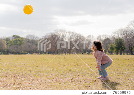 Ball play 76969975