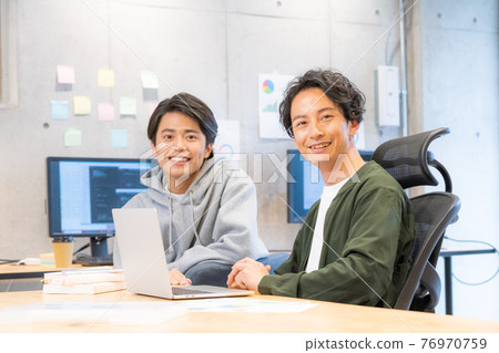 IT engineer image 76970759