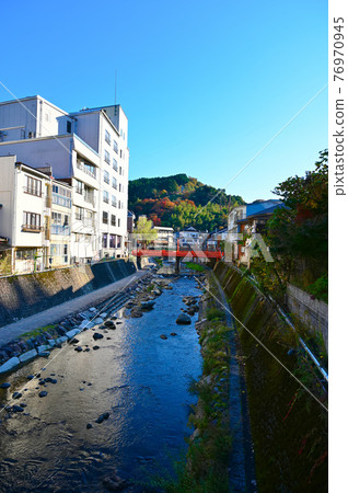 湯村溫泉 溫泉街繁榮橋和春木川神溫泉街 湯村溫泉 溫泉街繁榮橋和春木川神溫泉街 76970945
