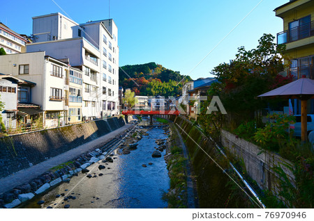 湯村溫泉 溫泉街繁榮橋和春木川神溫泉街 湯村溫泉 溫泉街繁榮橋和春木川神溫泉街 76970946