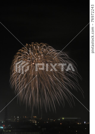 Great fireworks 76972243