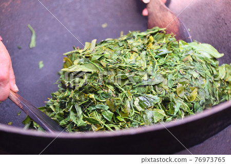 Landscape for roasting new tea 76973765