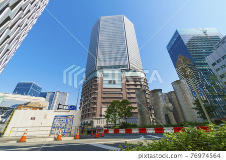 梅田街景早晨阪急梅田總店梅田阪急大廈辦公大樓 76974564