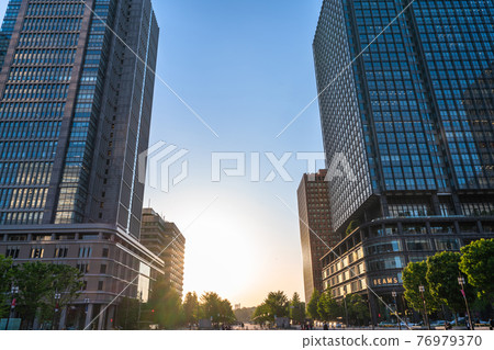 《Tokyo》 Marunouchi office district, dusk 《Tokyo》 Marunouchi office district, dusk 76979370