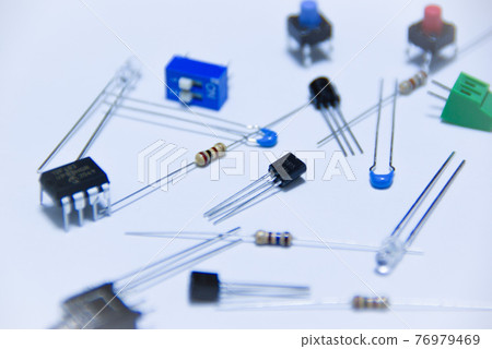 Scattered electronic components / transistors 76979469