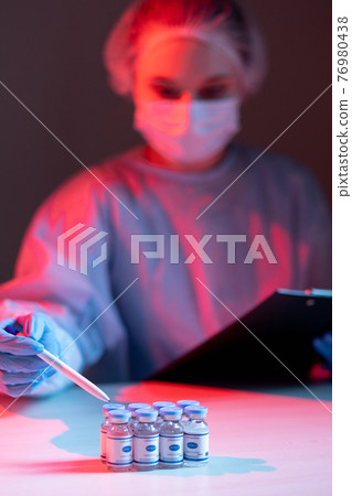 vaccine report covid-19 immunization nurse vials vaccine report covid-19 immunization nurse vials 76980438