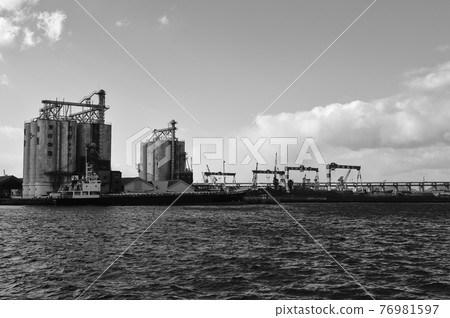 Monochrome port of Sakaide 76981597
