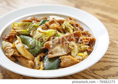 Cooked meat 76982273