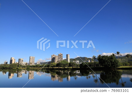 【美國】夏威夷：清晨的檀香山美麗的藍天和城市 76983101