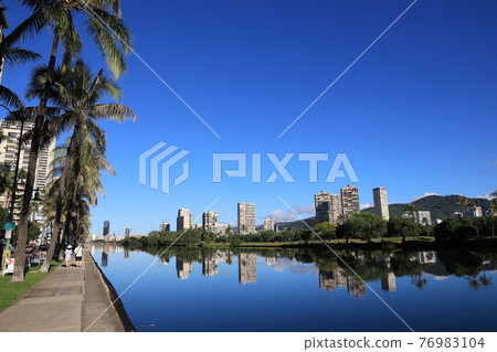 【美國】夏威夷：清晨的檀香山美麗的藍天和城市 76983104