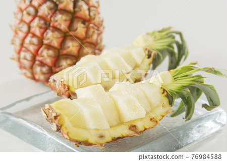 Peach pine 76984588
