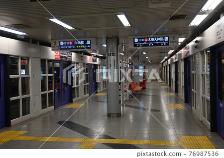 京都東山站的樓梯 京都東山站的樓梯 76987536