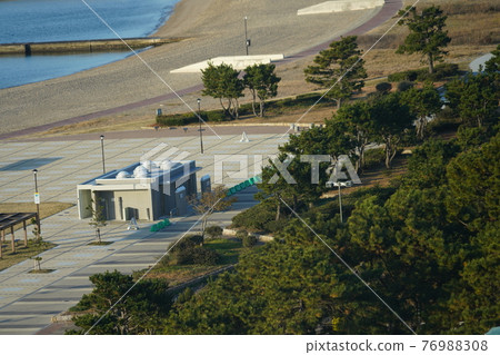 Suma coast in the morning 76988308