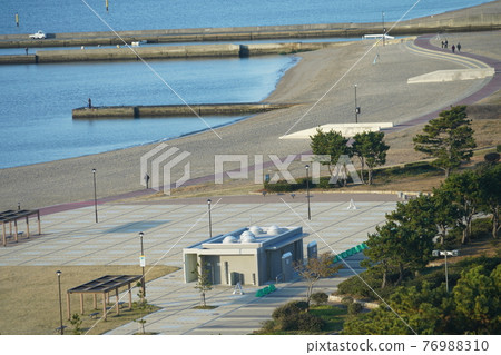 Suma coast in the morning 76988310