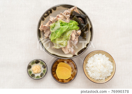 Okinawa cuisine bone soup set meal 76990378
