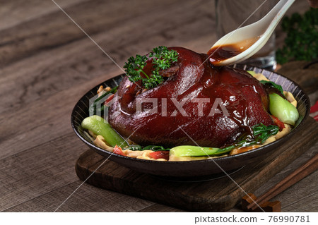 台灣 小吃 滷豬腳 腿庫 腳庫 蹄膀 紅燒蹄膀 紅燒豬腳 pork hock knuckle 豚足 76990781