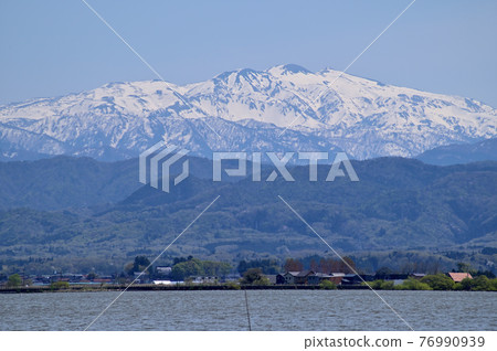 Hakusan facing from Shibayamagata, Ishikawa Prefecture 76990939