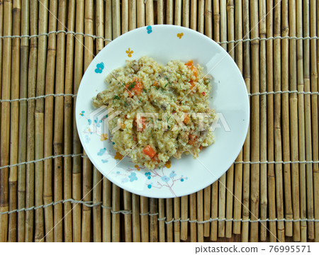 Chicken Sindhi Biryani 76995571