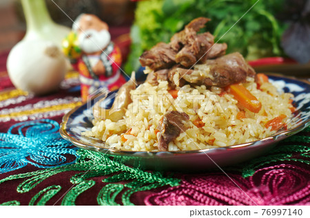 Uzbek pilaf . Uzbek pilaf . 76997140
