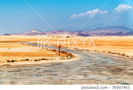Desert landscape in Ras Mohammed National Park, Egypt, near Sharm El-Sheikh. 76997463