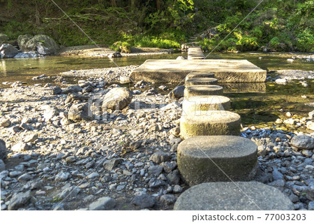A columnar stepping stone over the Iruma River is up (Doremifa Bridge) / Azumakyo (Hanno City, Saitama Prefecture) A columnar stepping stone over the Iruma River is up (Doremifa Bridge) / Azumakyo (Hanno City, Saitama Prefecture) 77003203