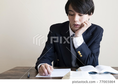 男學生要學習 77003864