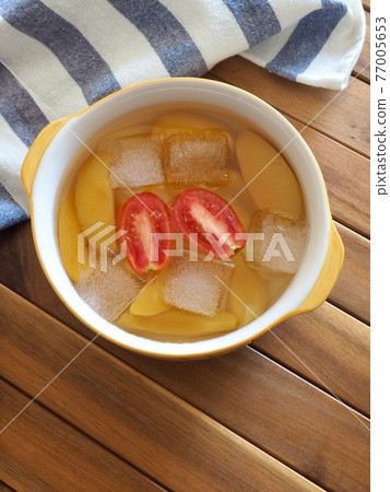 蜜餞黃桃，黃桃，櫻桃番茄，冰 77005653