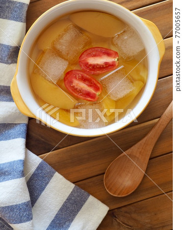 蜜餞黃桃，黃桃，櫻桃番茄，冰 77005657