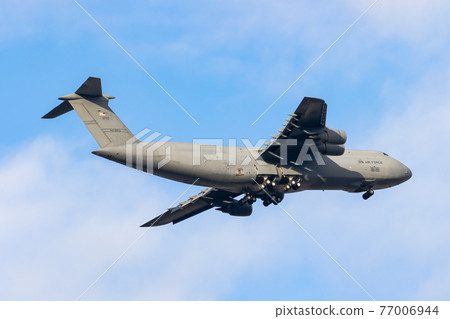美軍超大型運輸機C-5 Galaxy(東京福沙市)帶著陸系統 美軍超大型運輸機C-5 Galaxy(東京福沙市)帶著陸系統 77006944