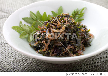 Tsukudani of Japanese pepper 77011802