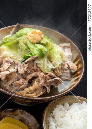 Okinawa cuisine bone soup set meal 77012407
