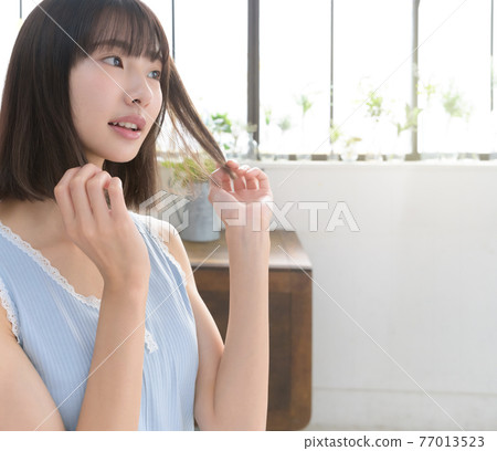 Cute female portrait 77013523