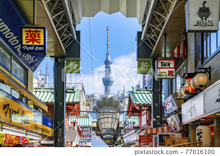 [Tokyo] Tokyo Sky Tree seen from the new Nakamise shopping street in Asakusa 77016100