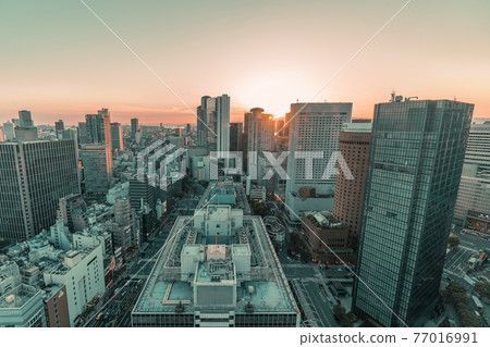 從大阪站3號樓展望台眺望夜景[大阪市景] 77016991