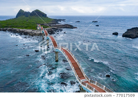 臺灣臺東成功鎮陰雨的三仙台風景區 Asia Taiwan Taitung Coas 77017509