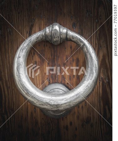 Old knocker 77019397