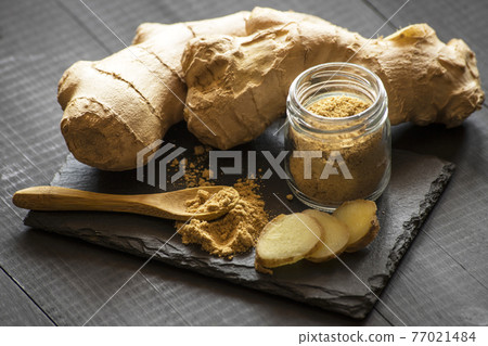 ginger roots and powder 77021484