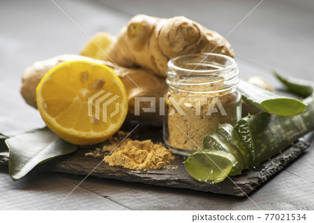 Ginger root, giner powder, lemon and aloe Ginger root, giner powder, lemon and aloe 77021534