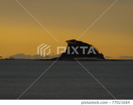 Yeongjongdo. Sunrise. Geojampo. Wharf. Shark Tail Island 77021684