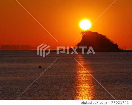 Yeongjongdo. Sunrise. Geojampo. Wharf. Shark Tail Island Yeongjongdo. Sunrise. Geojampo. Wharf. Shark Tail Island 77021741