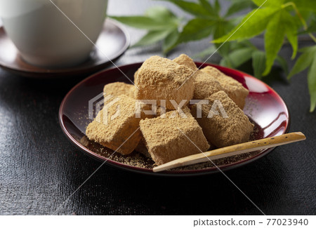 Warabimochi  77023940